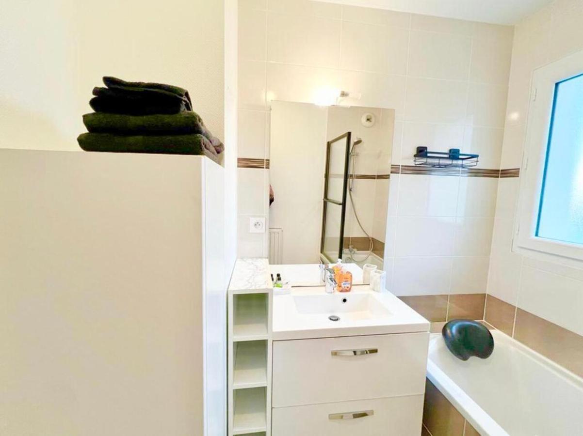 L'Atelier Chic - Wifi Fibre - Parking Privee - Balcon - Netflix Apartment Lanester Exterior photo