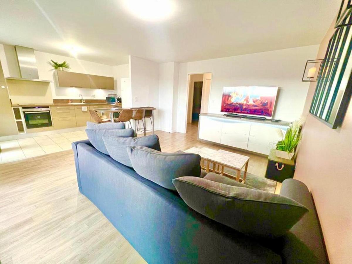 L'Atelier Chic - Wifi Fibre - Parking Privee - Balcon - Netflix Apartment Lanester Exterior photo