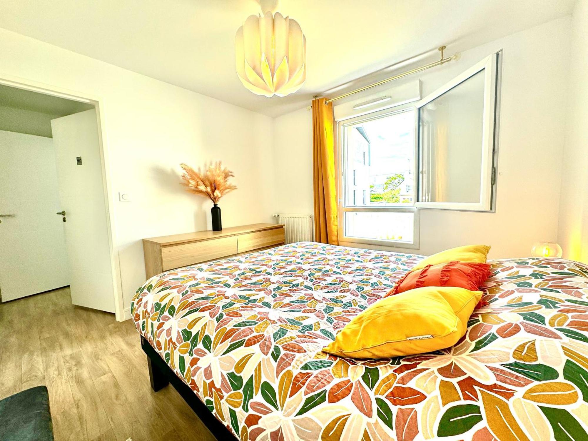 L'Atelier Chic - Wifi Fibre - Parking Privee - Balcon - Netflix Apartment Lanester Exterior photo